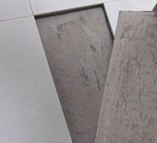 顺河瓷砖空鼓维修公司分享瓷砖铺贴时如果打浆（即涂抹在瓷砖背面和基层上的砂浆或瓷砖胶）过少，会带来以下问题